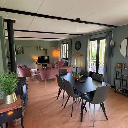 Maison Marly, Jacuzzi & Castle View By Dordogne Holiday home *